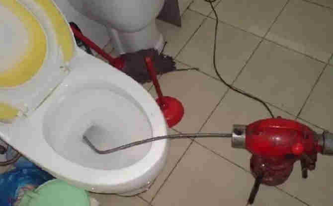 裕华马桶通下水